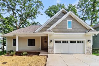 921 Platt AVENUE, Lake Geneva, WI 53147