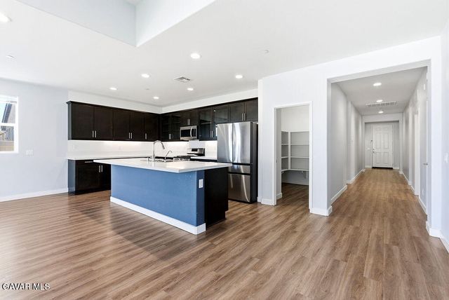 45652 Palm Lane, Lancaster, CA 93535