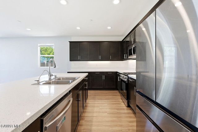 45652 Palm Lane, Lancaster, CA 93535