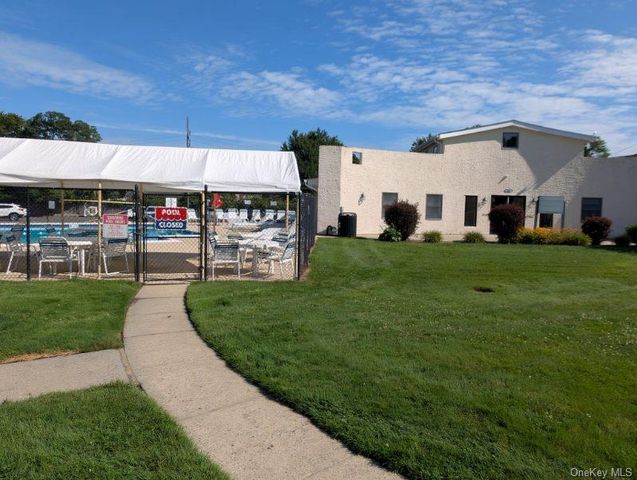 2435 Union Boulevard 7B, Islip, NY 11751
