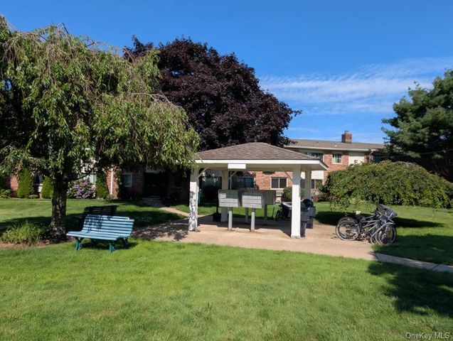 2435 Union Boulevard 7B, Islip, NY 11751