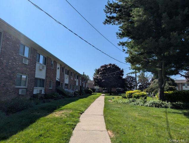 2435 Union Boulevard 7B, Islip, NY 11751