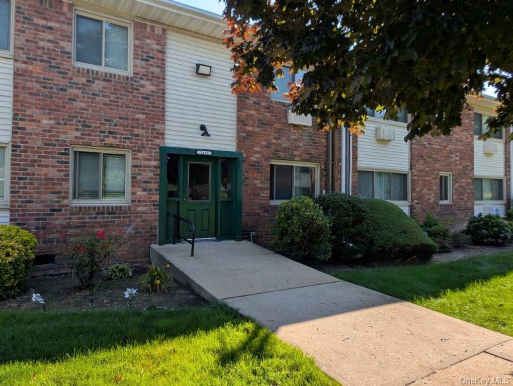 2435 Union Boulevard 7B, Islip, NY 11751
