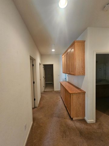 943 Tannehill Dr, Manteca, CA 95337