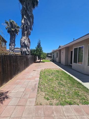 943 Tannehill Dr, Manteca, CA 95337