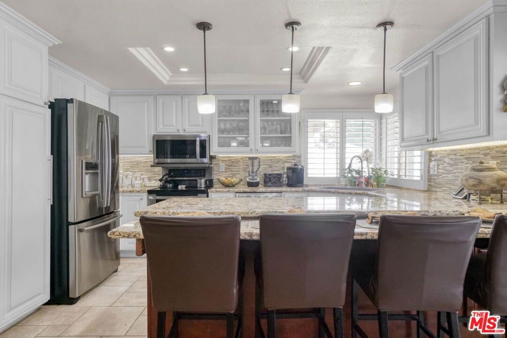 Image 15 of property listing at 3616 Kensley Drive, Inglewood, CA 90305