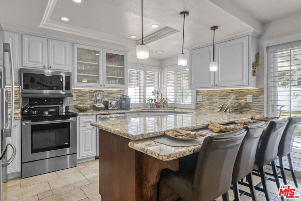 Image 16 of property listing at 3616 Kensley Drive, Inglewood, CA 90305