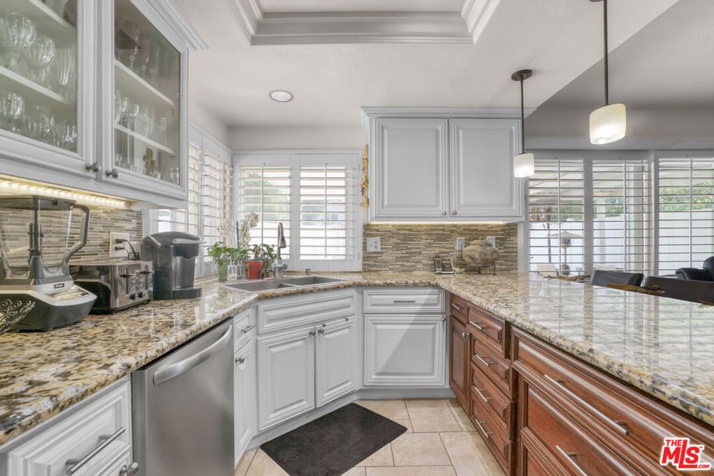 Image 17 of property listing at 3616 Kensley Drive, Inglewood, CA 90305