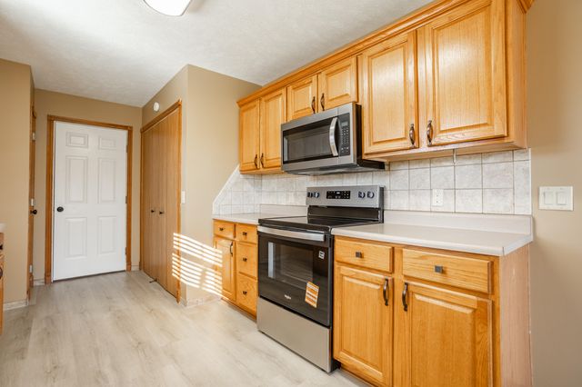 802 S Fountain Avenue, Republic, MO 65738