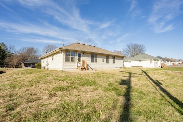 802 S Fountain Avenue, Republic, MO 65738
