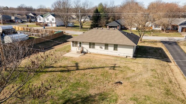 802 S Fountain Avenue, Republic, MO 65738