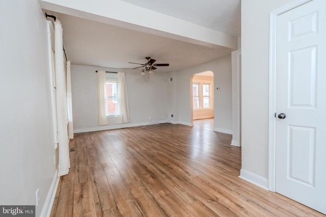 48 W HIGH ST, Windsor, PA 17366