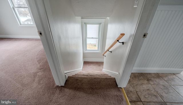 48 W HIGH ST, Windsor, PA 17366