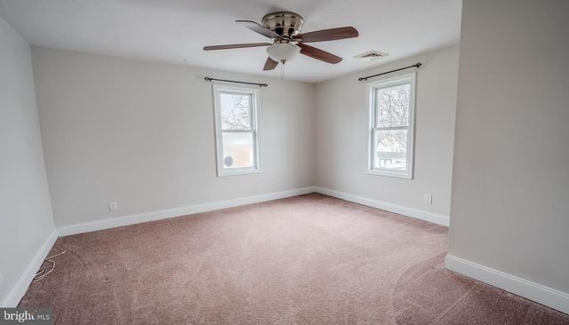 48 W HIGH ST, Windsor, PA 17366