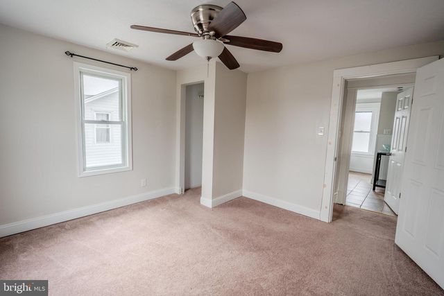 48 W HIGH ST, Windsor, PA 17366