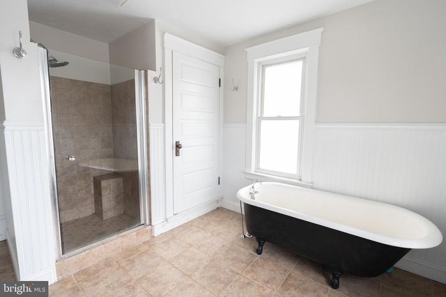 48 W HIGH ST, Windsor, PA 17366