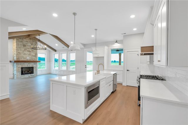 4554 Flat Rock Road, Iva, SC 29655