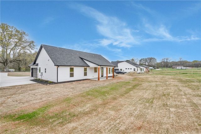 4554 Flat Rock Road, Iva, SC 29655