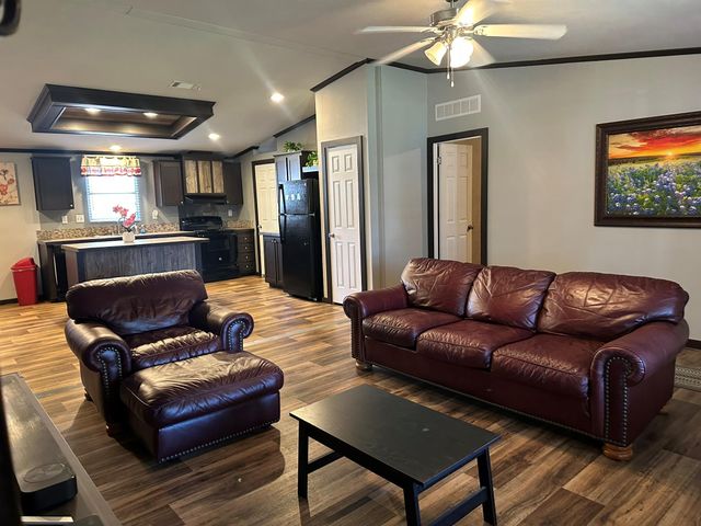 213 Susan DR, Buda, TX 78610