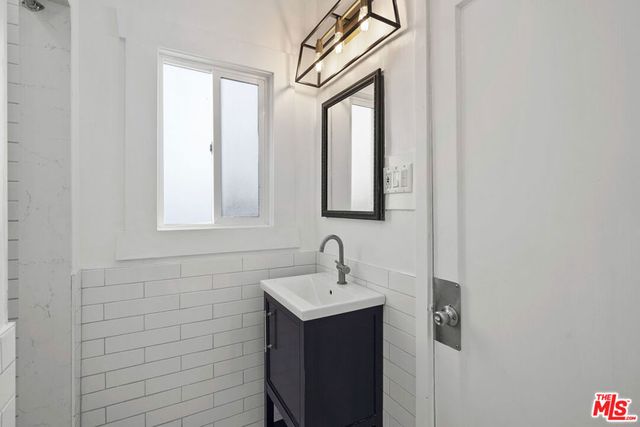 1821 Grace Avenue, Los Angeles, CA 90028