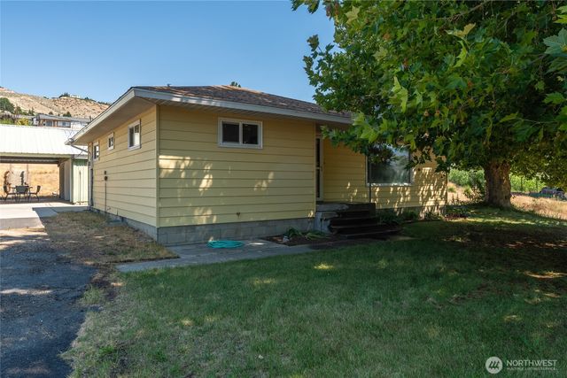 2731 Sunset Highway, East Wenatchee, WA 98802
