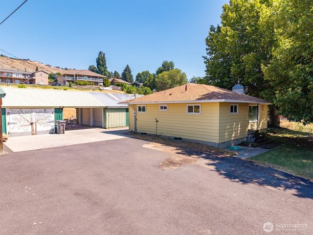 2731 Sunset Highway, East Wenatchee, WA 98802