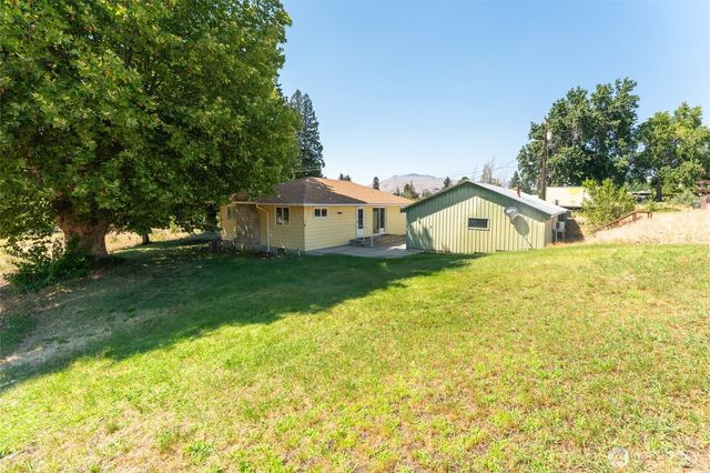 2731 Sunset Highway, East Wenatchee, WA 98802