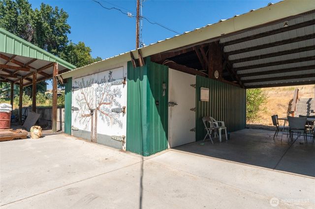 2731 Sunset Highway, East Wenatchee, WA 98802