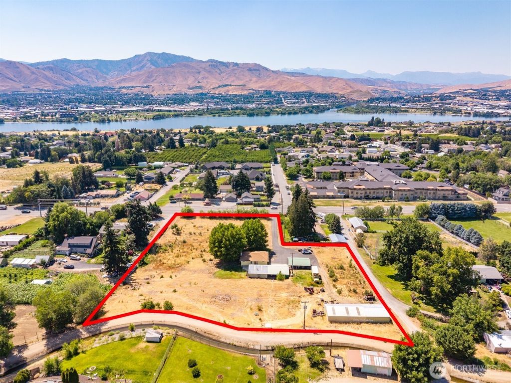 2731 Sunset Highway, East Wenatchee, WA 98802