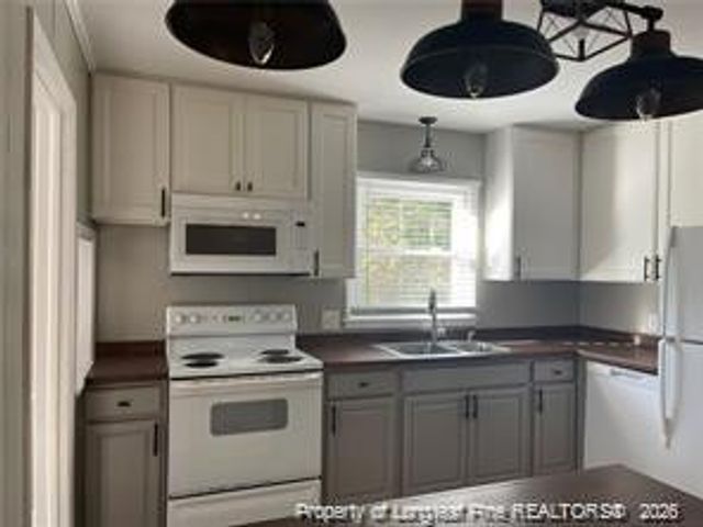 3527 Scottywood Drive, Fayetteville, NC 28303