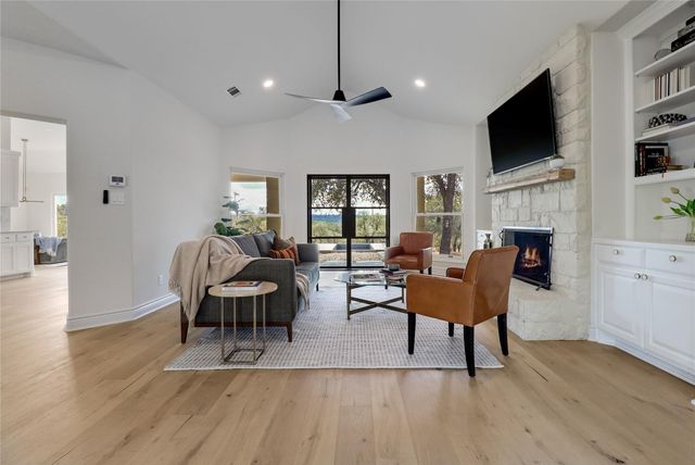 1100 Norwood RD, Dripping Springs, TX 78620