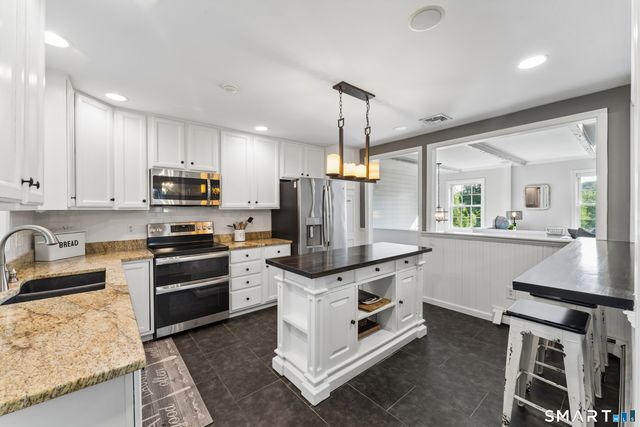 25 North Lake Shore Drive, Brookfield, CT 06804