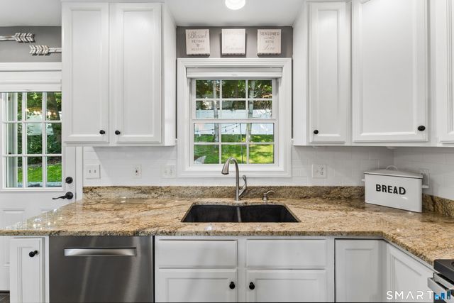 25 North Lake Shore Drive, Brookfield, CT 06804