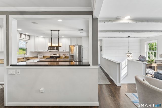 25 North Lake Shore Drive, Brookfield, CT 06804