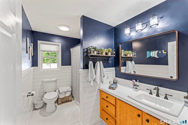 25 North Lake Shore Drive, Brookfield, CT 06804