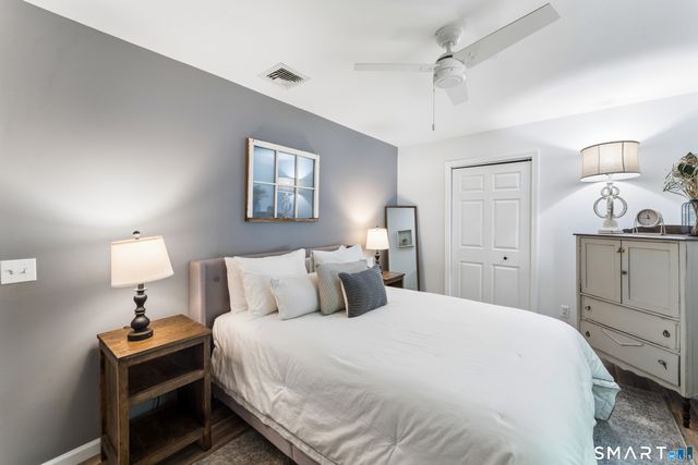 25 North Lake Shore Drive, Brookfield, CT 06804
