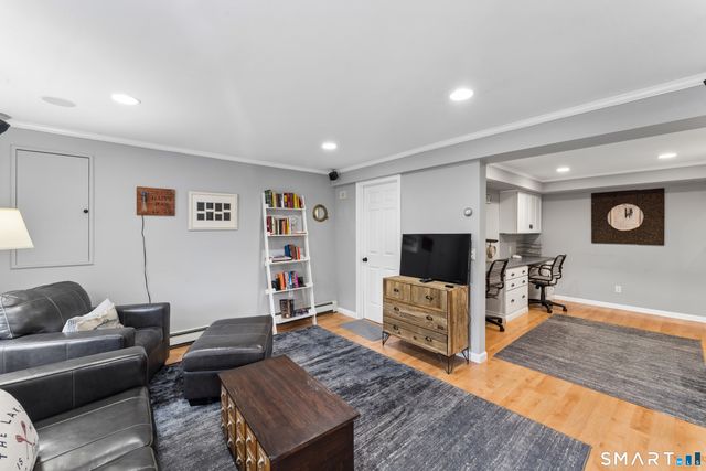 25 North Lake Shore Drive, Brookfield, CT 06804