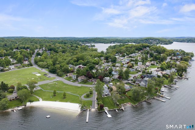 25 North Lake Shore Drive, Brookfield, CT 06804