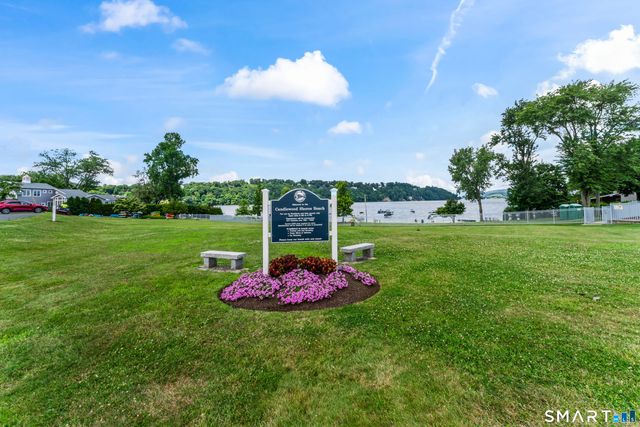 25 North Lake Shore Drive, Brookfield, CT 06804