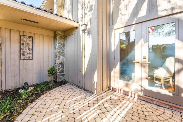 4 Sutherland Court, Palm Beach Gardens, FL 33418