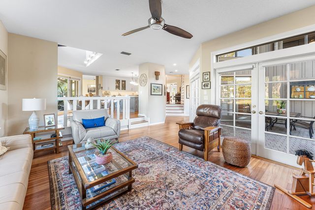 4 Sutherland Court, Palm Beach Gardens, FL 33418