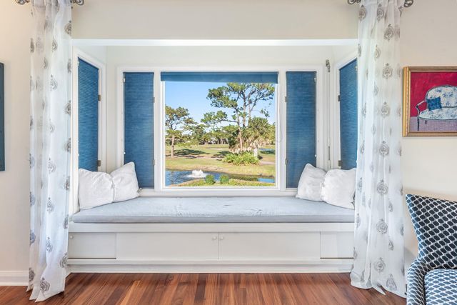 4 Sutherland Court, Palm Beach Gardens, FL 33418