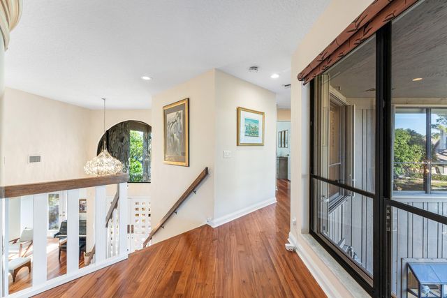 4 Sutherland Court, Palm Beach Gardens, FL 33418