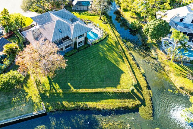 4 Sutherland Court, Palm Beach Gardens, FL 33418