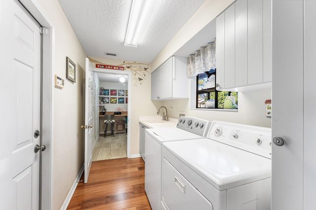 4 Sutherland Court, Palm Beach Gardens, FL 33418