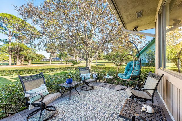 4 Sutherland Court, Palm Beach Gardens, FL 33418