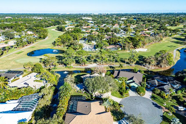 4 Sutherland Court, Palm Beach Gardens, FL 33418