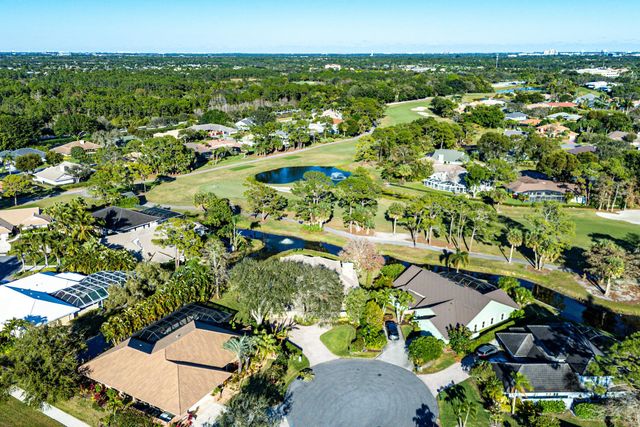 4 Sutherland Court, Palm Beach Gardens, FL 33418