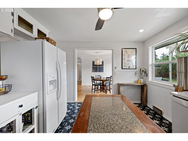 765 LOUIS St, Eugene, OR 97402
