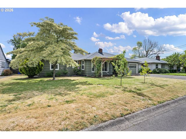 765 LOUIS St, Eugene, OR 97402